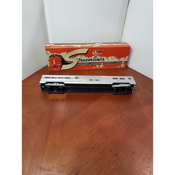 Globe Models Streamliner Coach Santa Fe Ho Scale Decorated Kit Assembled - Picture 6 of 6